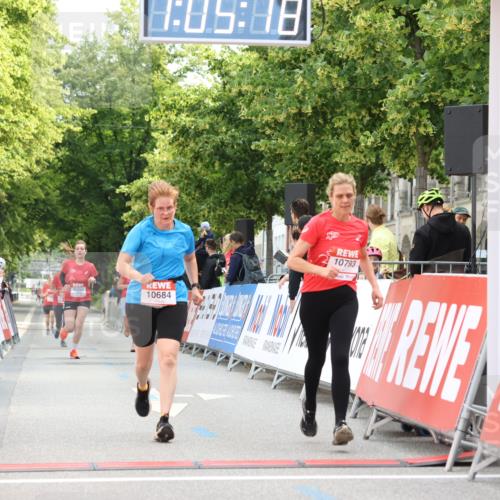 08.06.2024 - REWE Women's Run Strokosch-Dieckow http://msf.ph/oto/6249123 09.06.2024 10:05:48 Ziel 10254, 10461, 10684, 10793 meine-sportfotos.de