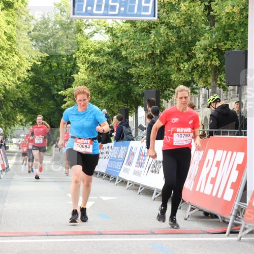 08.06.2024 - REWE Women's Run Strokosch-Dieckow http://msf.ph/oto/6249129 09.06.2024 10:05:48 Ziel 10254, 10461, 10684, 10793 meine-sportfotos.de