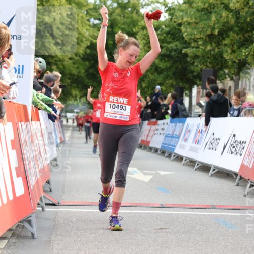 08.06.2024 - REWE Women's Run Strokosch-Dieckow http://msf.ph/oto/6249189 09.06.2024 10:05:59 Ziel 10031, 10114, 10254, 10493, 10574 meine-sportfotos.de