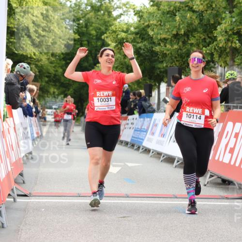 08.06.2024 - REWE Women's Run Strokosch-Dieckow http://msf.ph/oto/6249198 09.06.2024 10:06:04 Ziel 10031, 10114, 10323, 10408 meine-sportfotos.de