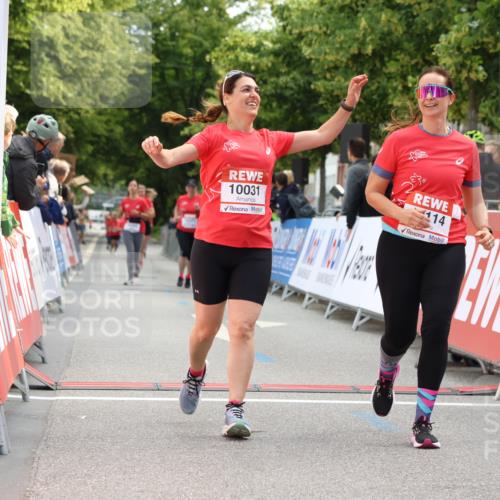 08.06.2024 - REWE Women's Run Strokosch-Dieckow http://msf.ph/oto/6249207 09.06.2024 10:06:04 Ziel 10031, 10114, 10323, 10408 meine-sportfotos.de
