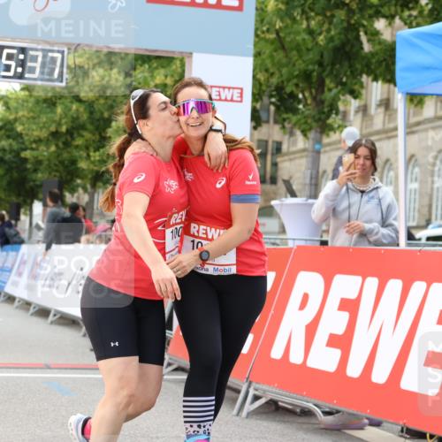 08.06.2024 - REWE Women's Run Strokosch-Dieckow http://msf.ph/oto/6249224 09.06.2024 10:06:06 Ziel 10031, 10114, 10241, 10323, 10408 meine-sportfotos.de