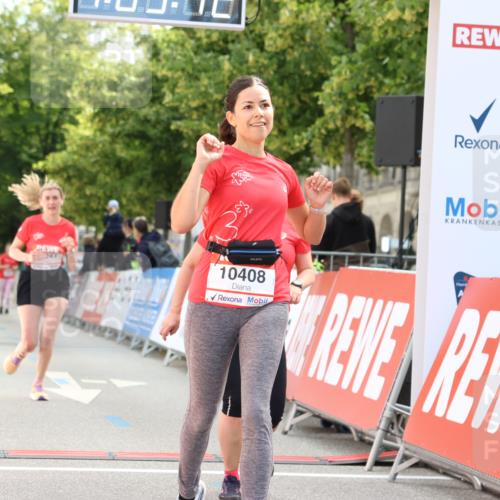 08.06.2024 - REWE Women's Run Strokosch-Dieckow http://msf.ph/oto/6249234 09.06.2024 10:06:12 Ziel 10241, 10323, 10408 meine-sportfotos.de