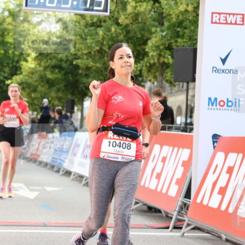 08.06.2024 - REWE Women's Run Strokosch-Dieckow http://msf.ph/oto/6249238 09.06.2024 10:06:12 Ziel 10241, 10323, 10408 meine-sportfotos.de