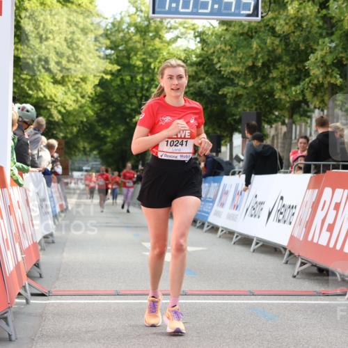 08.06.2024 - REWE Women's Run Strokosch-Dieckow http://msf.ph/oto/6249252 09.06.2024 10:06:15 Ziel 10241, 10323, 10408 meine-sportfotos.de