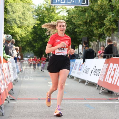 08.06.2024 - REWE Women's Run Strokosch-Dieckow http://msf.ph/oto/6249255 09.06.2024 10:06:15 Ziel 10241, 10323, 10408 meine-sportfotos.de