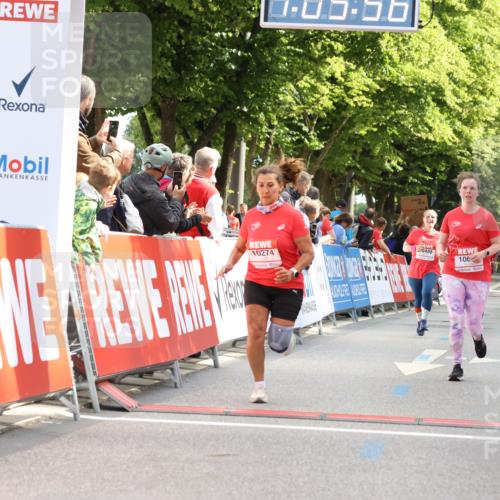 08.06.2024 - REWE Women's Run Strokosch-Dieckow http://msf.ph/oto/6249263 09.06.2024 10:06:26 Ziel 10123, 10274, 10488, 10661 meine-sportfotos.de
