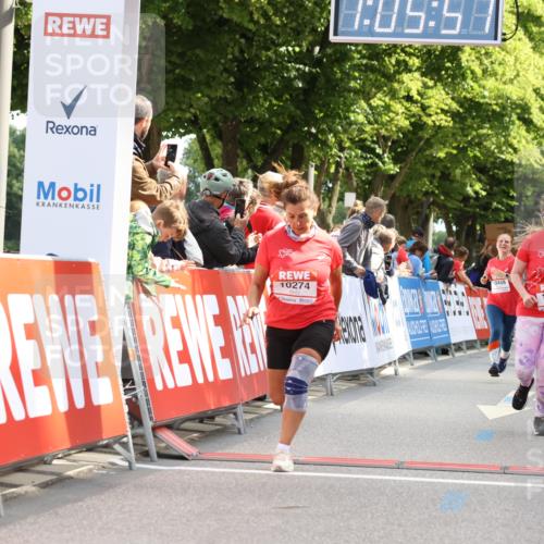 08.06.2024 - REWE Women's Run Strokosch-Dieckow http://msf.ph/oto/6249272 09.06.2024 10:06:26 Ziel 10123, 10274, 10488, 10661 meine-sportfotos.de