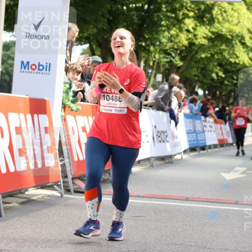 08.06.2024 - REWE Women's Run Strokosch-Dieckow http://msf.ph/oto/6249301 09.06.2024 10:06:31 Ziel 10123, 10220, 10274, 10488, 10636, 10661 meine-sportfotos.de