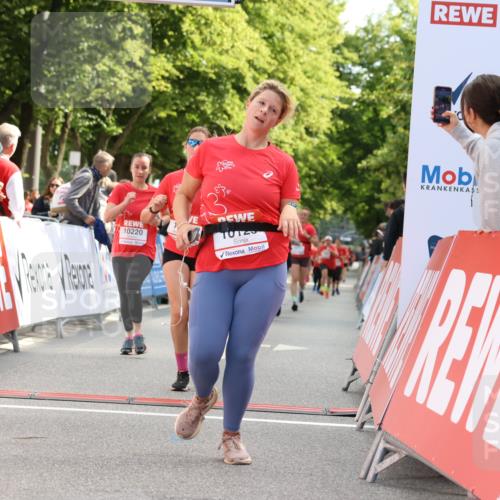 08.06.2024 - REWE Women's Run Strokosch-Dieckow http://msf.ph/oto/6249315 09.06.2024 10:06:34 Ziel 10123, 10177, 10220, 10471, 10488, 10636 meine-sportfotos.de