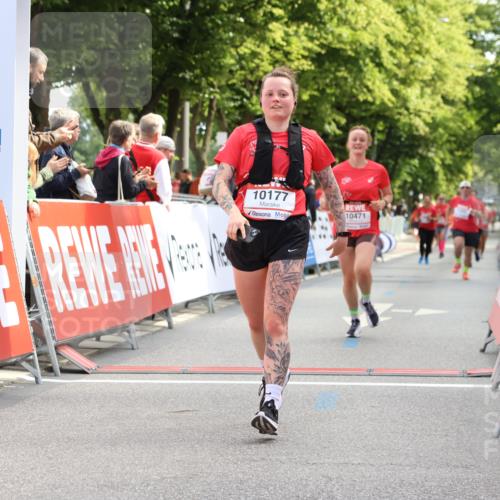 08.06.2024 - REWE Women's Run Strokosch-Dieckow http://msf.ph/oto/6249323 09.06.2024 10:06:40 Ziel 10177, 10220, 10380, 10471, 10636 meine-sportfotos.de
