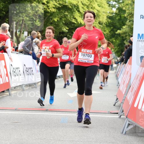 08.06.2024 - REWE Women's Run Strokosch-Dieckow http://msf.ph/oto/6249364 09.06.2024 10:06:51 Ziel 10036, 10284, 10353, 10380, 10395, 10604, 10637, 10703, 10761 meine-sportfotos.de