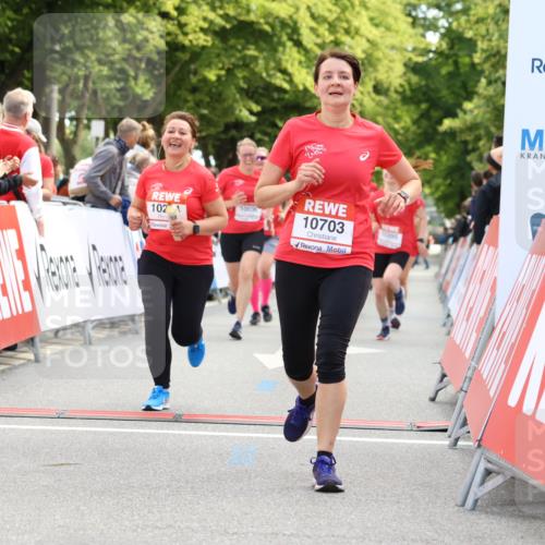 08.06.2024 - REWE Women's Run Strokosch-Dieckow http://msf.ph/oto/6249367 09.06.2024 10:06:51 Ziel 10036, 10284, 10353, 10380, 10395, 10604, 10637, 10703, 10761 meine-sportfotos.de