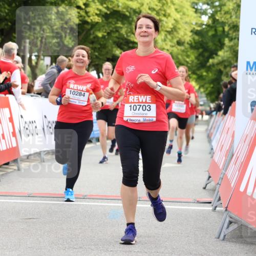 08.06.2024 - REWE Women's Run Strokosch-Dieckow http://msf.ph/oto/6249376 09.06.2024 10:06:52 Ziel 10036, 10284, 10353, 10395, 10604, 10637, 10703, 10761 meine-sportfotos.de