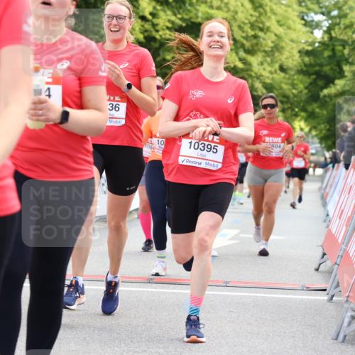 08.06.2024 - REWE Women's Run Strokosch-Dieckow http://msf.ph/oto/6249390 09.06.2024 10:06:54 Ziel 10036, 10057, 10284, 10353, 10395, 10604, 10637, 10703, 10753, 10761 meine-sportfotos.de