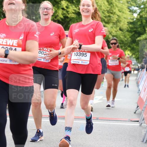 08.06.2024 - REWE Women's Run Strokosch-Dieckow http://msf.ph/oto/6249396 09.06.2024 10:06:54 Ziel 10036, 10057, 10284, 10353, 10395, 10604, 10637, 10703, 10753, 10761 meine-sportfotos.de