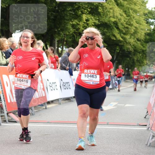 08.06.2024 - REWE Women's Run Strokosch-Dieckow http://msf.ph/oto/6249430 09.06.2024 10:07:08 Ziel 10340, 10416, 10463, 10629 meine-sportfotos.de
