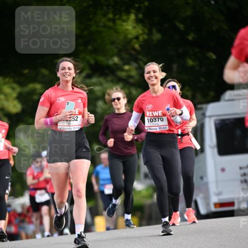 08.06.2024 - REWE Women's Run Dr. Thomas Lammeyer http://msf.ph/oto/6249442 09.06.2024 09:43:26 Laufen 4, 52, 10370 meine-sportfotos.de