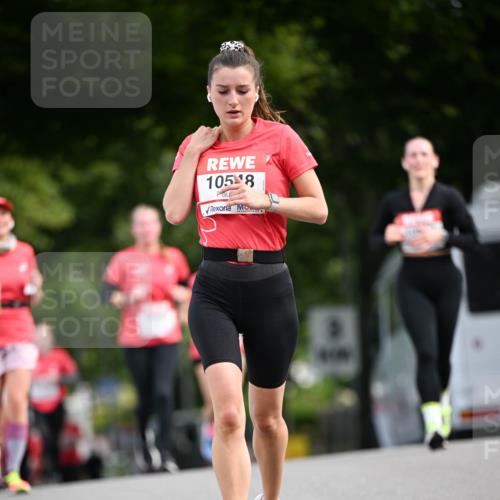 08.06.2024 - REWE Women's Run Dr. Thomas Lammeyer http://msf.ph/oto/6249637 09.06.2024 09:44:04 Laufen 1058 meine-sportfotos.de