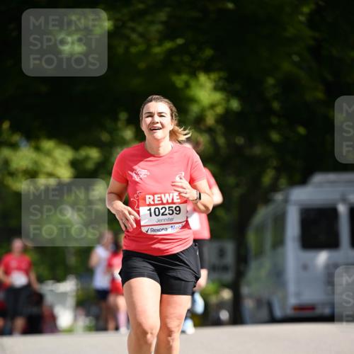 08.06.2024 - REWE Women's Run Dr. Thomas Lammeyer http://msf.ph/oto/6249901 09.06.2024 09:45:15 Laufen 10259 meine-sportfotos.de