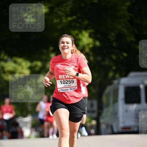 08.06.2024 - REWE Women's Run Dr. Thomas Lammeyer http://msf.ph/oto/6249902 09.06.2024 09:45:15 Laufen 10259 meine-sportfotos.de