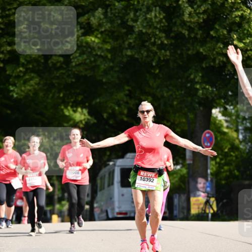 08.06.2024 - REWE Women's Run Dr. Thomas Lammeyer http://msf.ph/oto/6250036 09.06.2024 09:45:49 Laufen 10026, 1052, 10392 meine-sportfotos.de