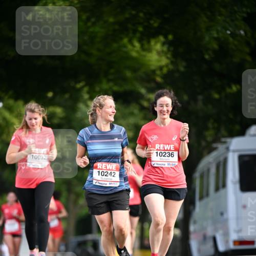 08.06.2024 - REWE Women's Run Dr. Thomas Lammeyer http://msf.ph/oto/6250173 09.06.2024 09:46:21 Laufen 10032, 10242, 10236 meine-sportfotos.de