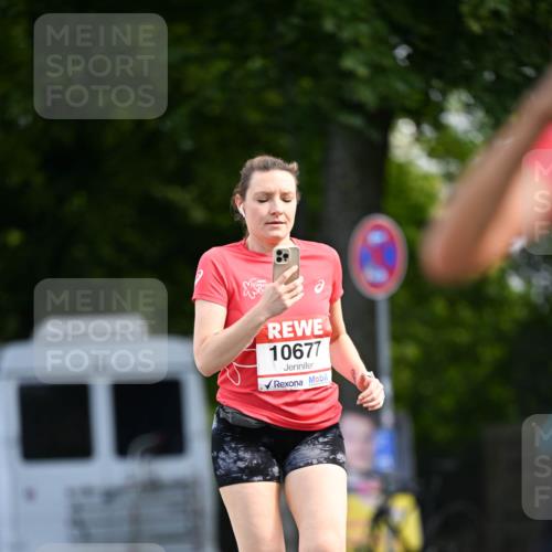 08.06.2024 - REWE Women's Run Dr. Thomas Lammeyer http://msf.ph/oto/6250332 09.06.2024 09:46:40 Laufen 10677 meine-sportfotos.de