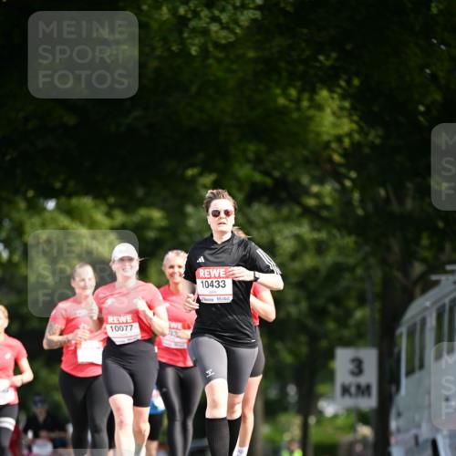 08.06.2024 - REWE Women's Run Dr. Thomas Lammeyer http://msf.ph/oto/6250341 09.06.2024 09:46:41 Laufen 10077, 10433, 3 meine-sportfotos.de