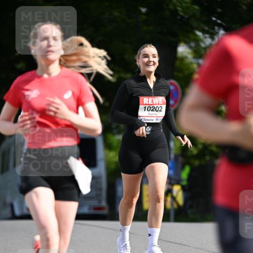 08.06.2024 - REWE Women's Run Dr. Thomas Lammeyer http://msf.ph/oto/6250579 09.06.2024 09:47:21 Laufen 10202 meine-sportfotos.de