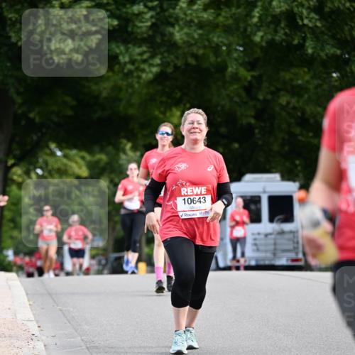 08.06.2024 - REWE Women's Run Dr. Thomas Lammeyer http://msf.ph/oto/6250732 09.06.2024 09:47:40 Laufen 10643 meine-sportfotos.de