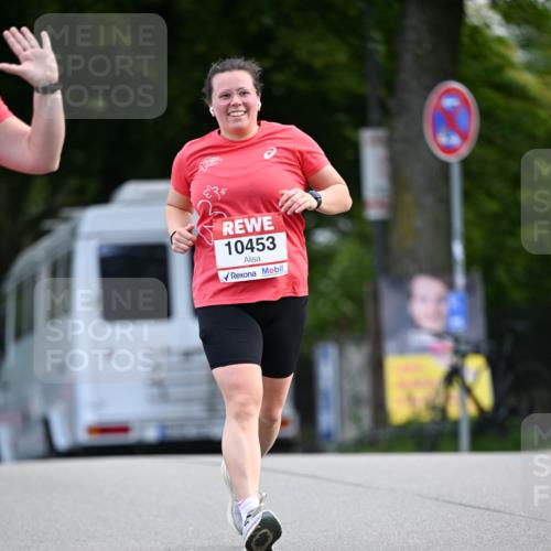 08.06.2024 - REWE Women's Run Dr. Thomas Lammeyer http://msf.ph/oto/6250904 09.06.2024 09:48:06 Laufen 10453 meine-sportfotos.de