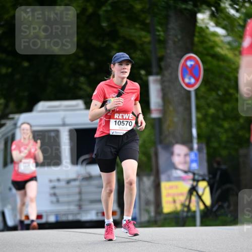 08.06.2024 - REWE Women's Run Dr. Thomas Lammeyer http://msf.ph/oto/6250963 09.06.2024 09:48:19 Laufen 3, 10570 meine-sportfotos.de
