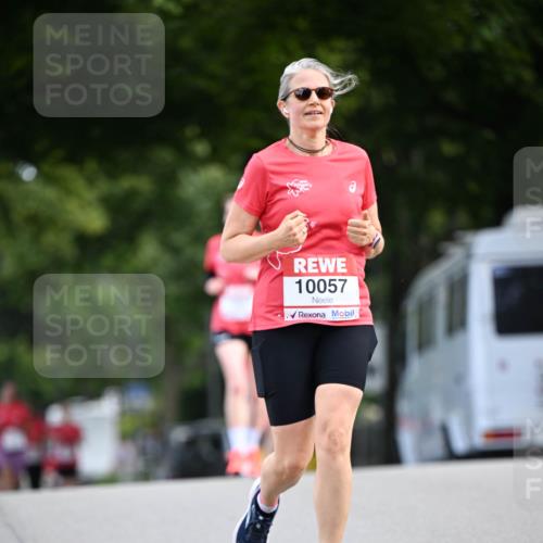 08.06.2024 - REWE Women's Run Dr. Thomas Lammeyer http://msf.ph/oto/6250973 09.06.2024 09:48:21 Laufen 10057 meine-sportfotos.de