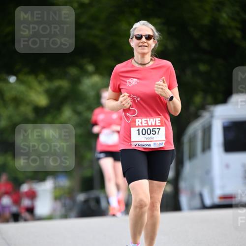 08.06.2024 - REWE Women's Run Dr. Thomas Lammeyer http://msf.ph/oto/6250974 09.06.2024 09:48:21 Laufen 10057 meine-sportfotos.de