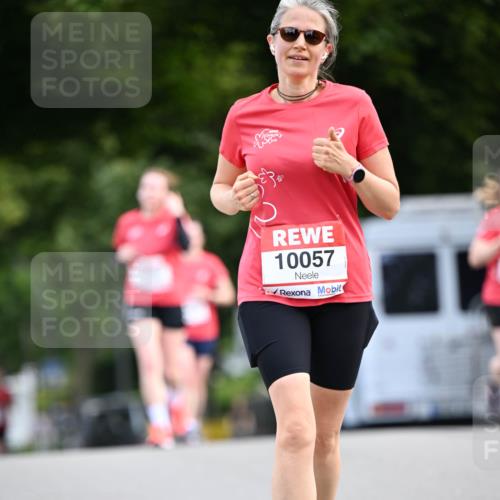 08.06.2024 - REWE Women's Run Dr. Thomas Lammeyer http://msf.ph/oto/6250980 09.06.2024 09:48:22 Laufen 3, 10057 meine-sportfotos.de