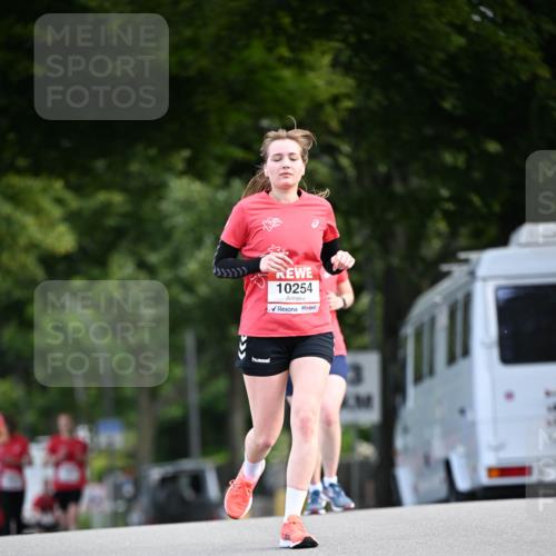 08.06.2024 - REWE Women's Run Dr. Thomas Lammeyer http://msf.ph/oto/6250990 09.06.2024 09:48:24 Laufen 10254 meine-sportfotos.de