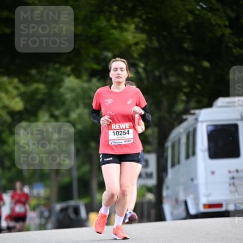08.06.2024 - REWE Women's Run Dr. Thomas Lammeyer http://msf.ph/oto/6250992 09.06.2024 09:48:24 Laufen 10254 meine-sportfotos.de