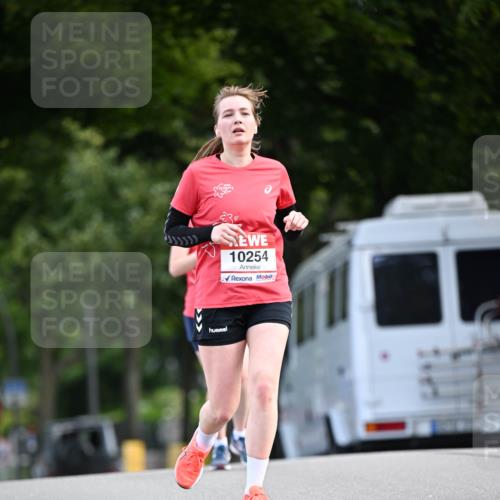 08.06.2024 - REWE Women's Run Dr. Thomas Lammeyer http://msf.ph/oto/6250996 09.06.2024 09:48:25 Laufen 10254 meine-sportfotos.de