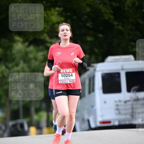 08.06.2024 - REWE Women's Run Dr. Thomas Lammeyer http://msf.ph/oto/6250997 09.06.2024 09:48:25 Laufen 10254 meine-sportfotos.de