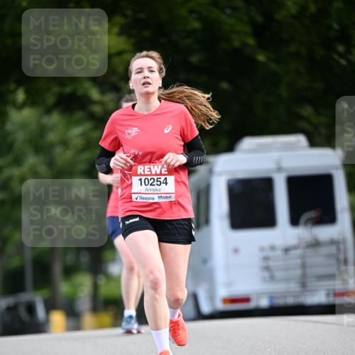 08.06.2024 - REWE Women's Run Dr. Thomas Lammeyer http://msf.ph/oto/6250999 09.06.2024 09:48:25 Laufen 10254 meine-sportfotos.de