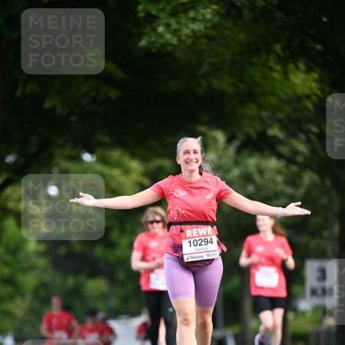 08.06.2024 - REWE Women's Run Dr. Thomas Lammeyer http://msf.ph/oto/6251027 09.06.2024 09:48:33 Laufen 10294 meine-sportfotos.de