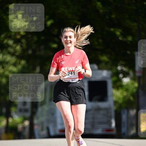 08.06.2024 - REWE Women's Run Dr. Thomas Lammeyer http://msf.ph/oto/6251134 09.06.2024 09:48:57 Laufen 241 meine-sportfotos.de