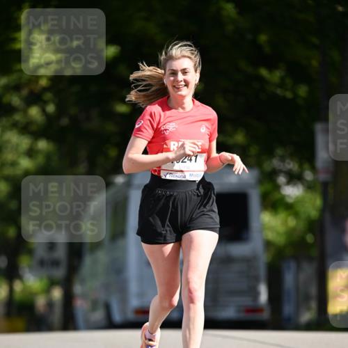 08.06.2024 - REWE Women's Run Dr. Thomas Lammeyer http://msf.ph/oto/6251136 09.06.2024 09:48:57 Laufen 241 meine-sportfotos.de