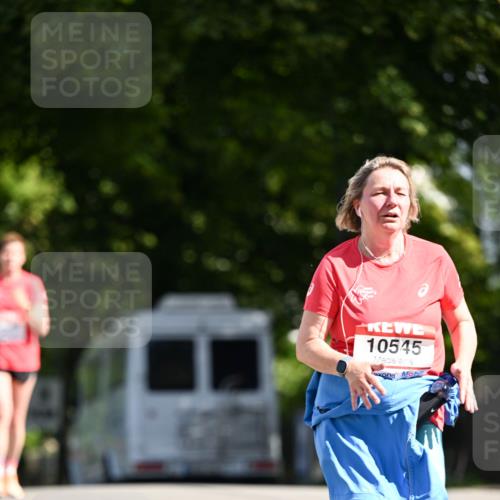 08.06.2024 - REWE Women's Run Dr. Thomas Lammeyer http://msf.ph/oto/6251293 09.06.2024 09:49:36 Laufen 10545 meine-sportfotos.de