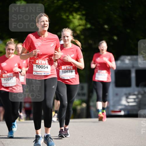 08.06.2024 - REWE Women's Run Dr. Thomas Lammeyer http://msf.ph/oto/6251786 09.06.2024 09:51:01 Laufen 10577, 10054, 10578 meine-sportfotos.de
