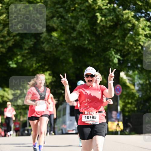 08.06.2024 - REWE Women's Run Dr. Thomas Lammeyer http://msf.ph/oto/6251926 09.06.2024 09:51:22 Laufen 3, 10198 meine-sportfotos.de