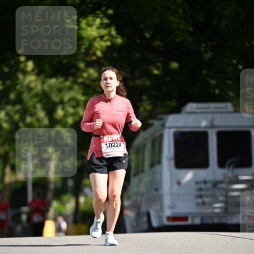 08.06.2024 - REWE Women's Run Dr. Thomas Lammeyer http://msf.ph/oto/6252427 09.06.2024 09:52:29 Laufen 10224 meine-sportfotos.de
