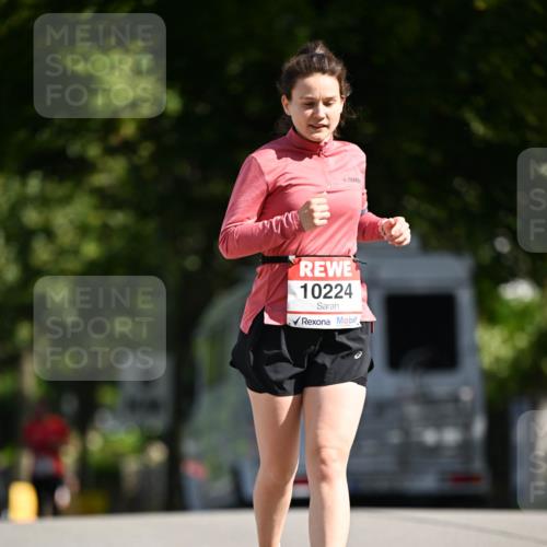 08.06.2024 - REWE Women's Run Dr. Thomas Lammeyer http://msf.ph/oto/6252438 09.06.2024 09:52:32 Laufen 10224 meine-sportfotos.de
