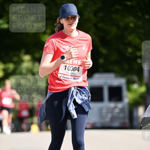 08.06.2024 - REWE Women's Run Dr. Thomas Lammeyer http://msf.ph/oto/6252475 09.06.2024 09:52:37 Laufen 10304 meine-sportfotos.de